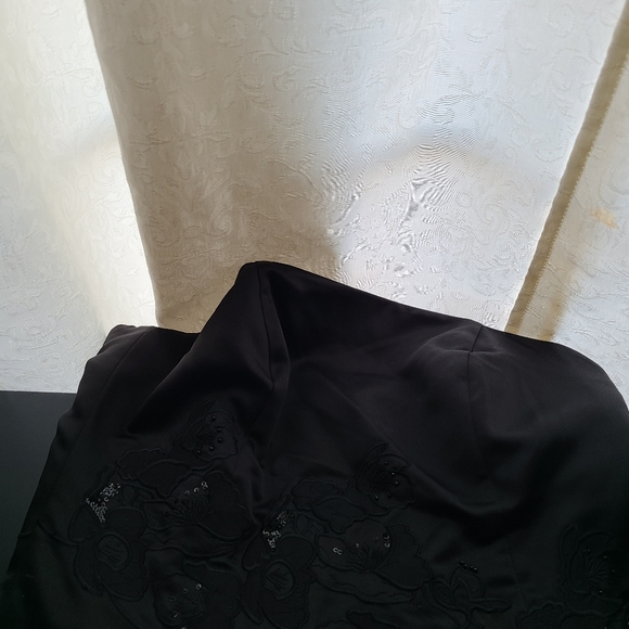 WHBM...GORGEOUS DRESS - Picture 4 of 5